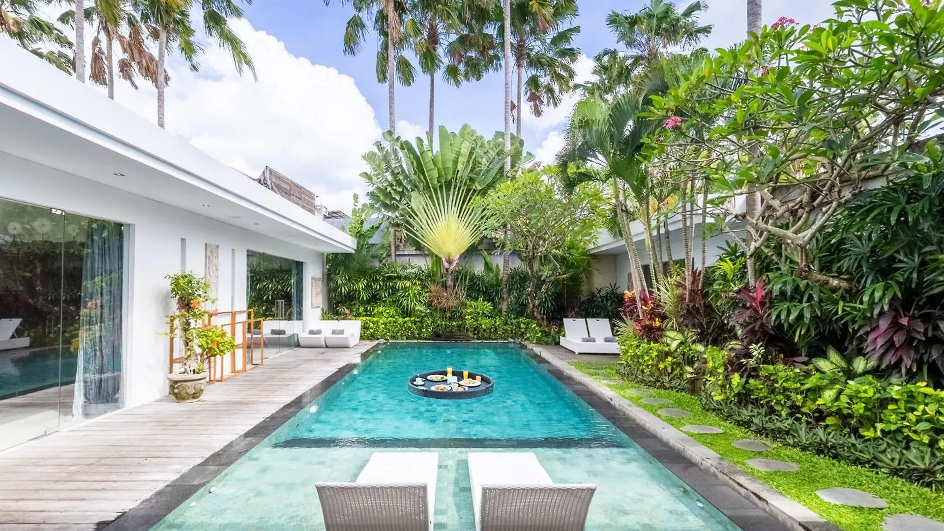 Villa Naema - 4Br Private Villa In Seminyak