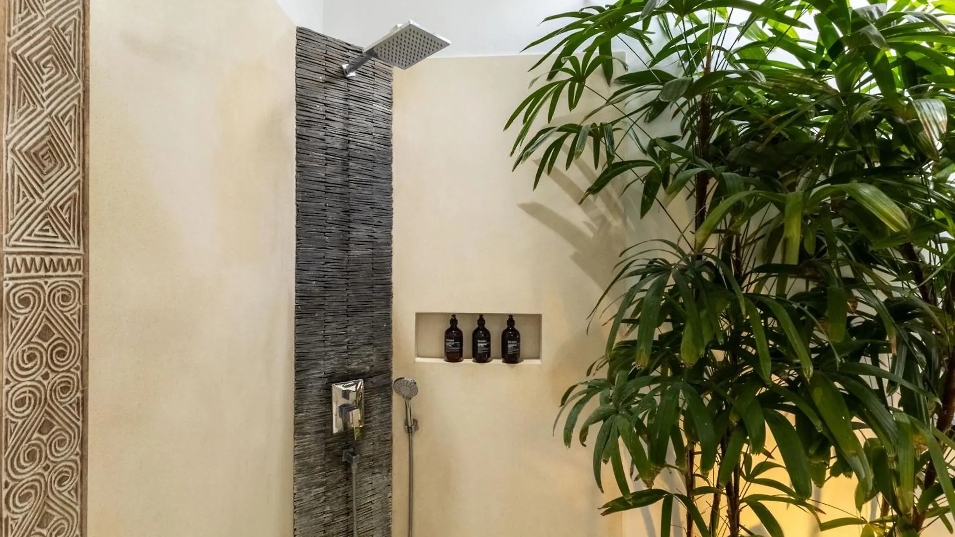 Villa Naema - 4Br Private Villa In Seminyak 0*, Σεμινιάκ